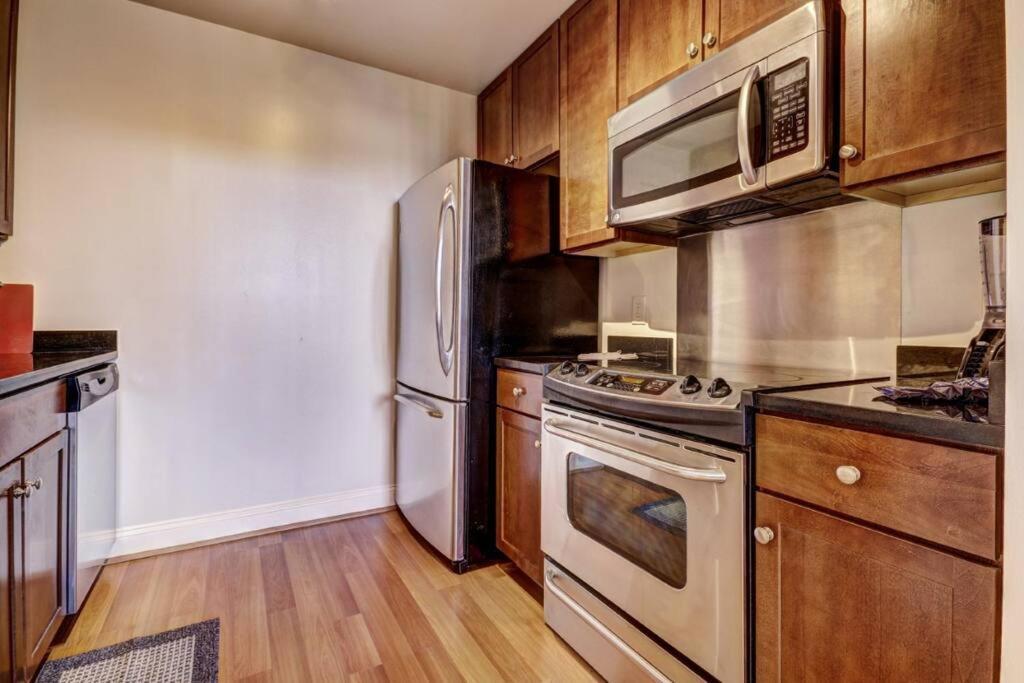 Harbor Apartments Free Indoor Parking Балтимор Екстериор снимка
